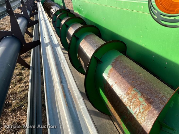 image for item DQ1572 John Deere 930 rigid head