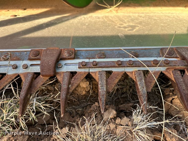 image for item DQ1572 John Deere 930 rigid head