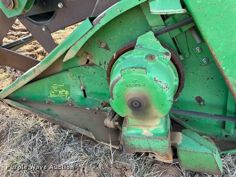 image for item DQ1572 John Deere 930 rigid head