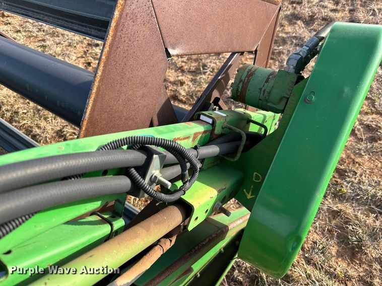 image for item DQ1572 John Deere 930 rigid head