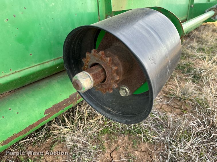image for item DQ1572 John Deere 930 rigid head