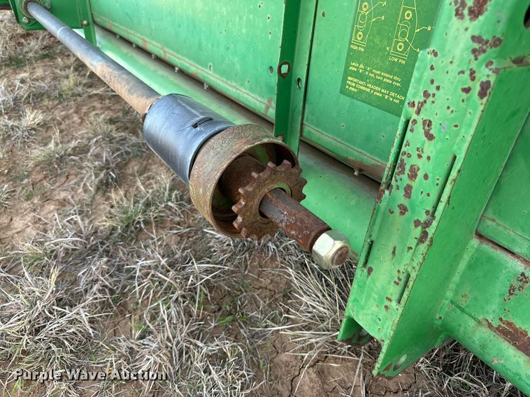 image for item DQ1572 John Deere 930 rigid head