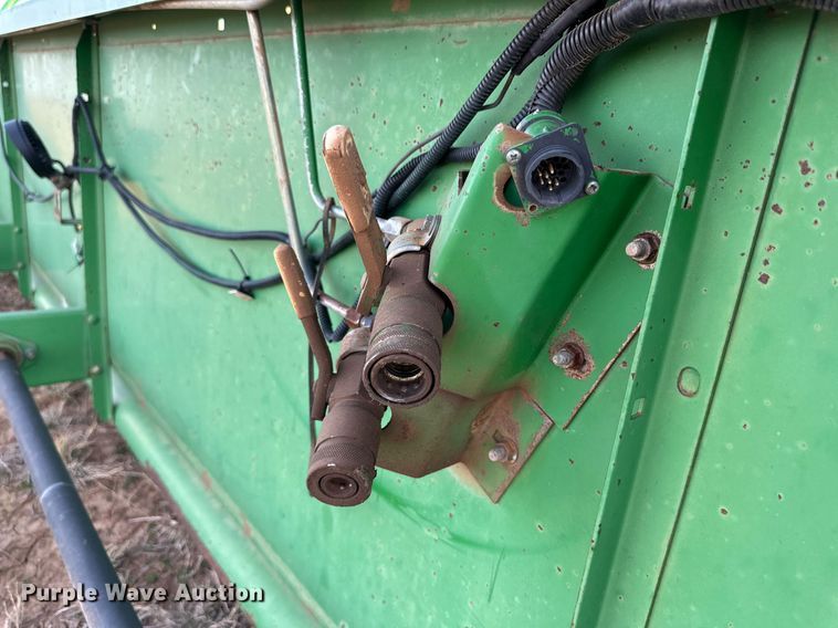 image for item DQ1572 John Deere 930 rigid head