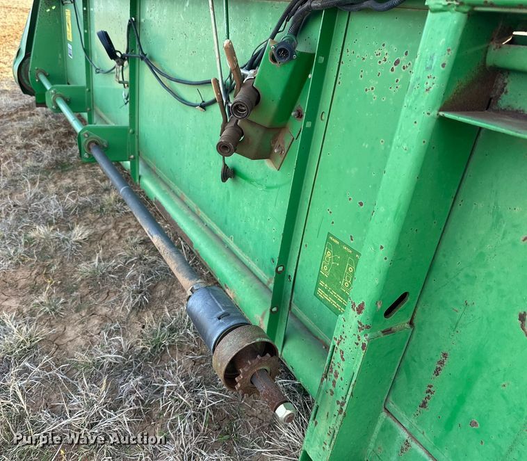 image for item DQ1572 John Deere 930 rigid head