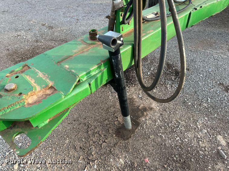 image for item DQ1574 2001 John Deere 2400 chisel