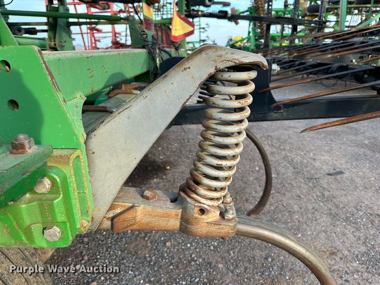 image for item DQ1574 2001 John Deere 2400 chisel