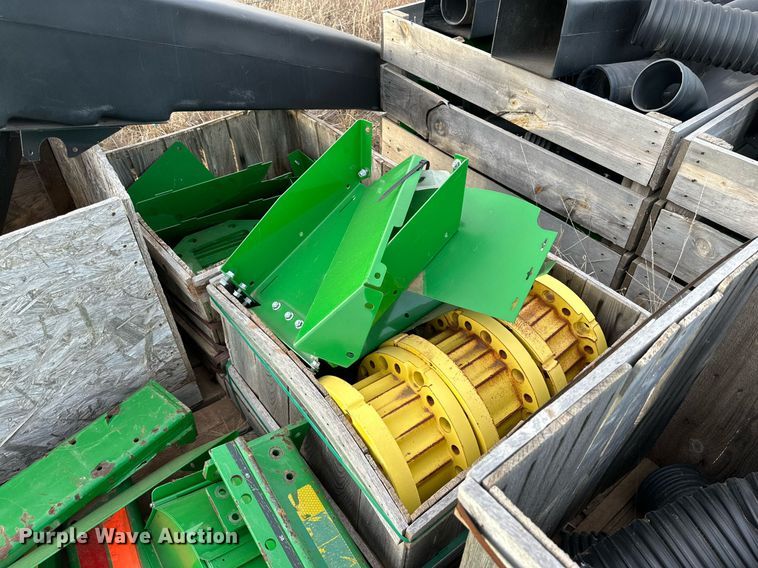 image for item DQ1576 John Deere CP690 cotton picker parts