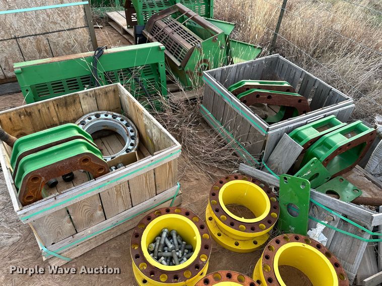 image for item DQ1576 John Deere CP690 cotton picker parts