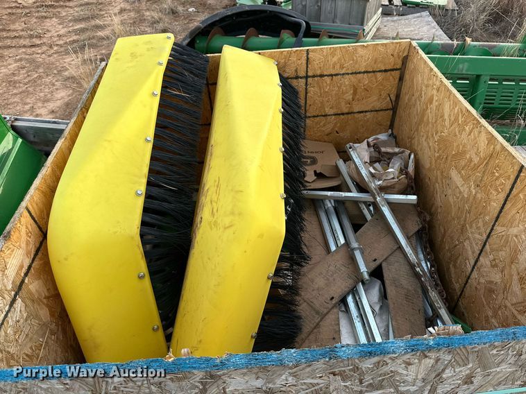 image for item DQ1576 John Deere CP690 cotton picker parts