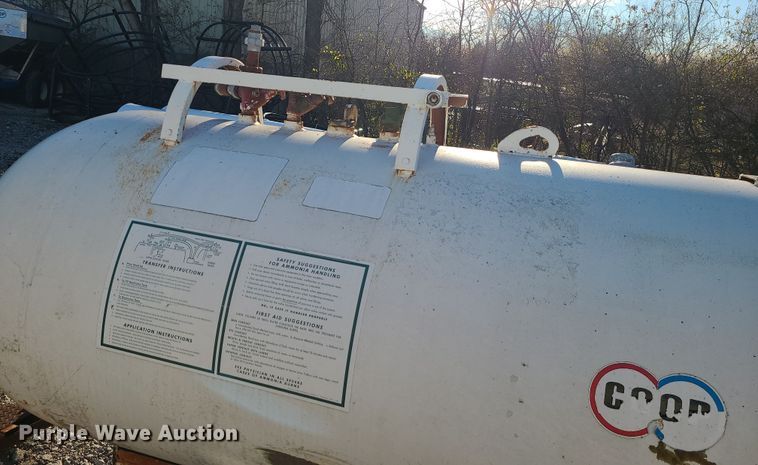 image for item DR7823 Farmland Industries  NH3 tank