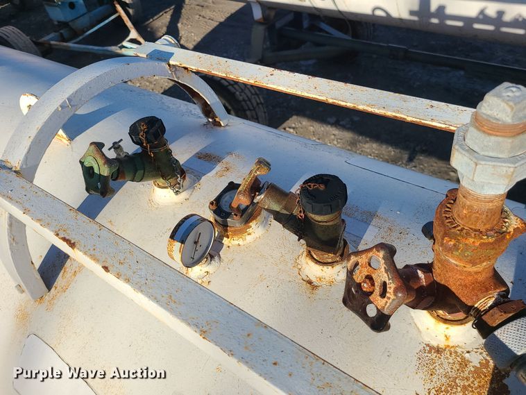 image for item DR7823 Farmland Industries  NH3 tank