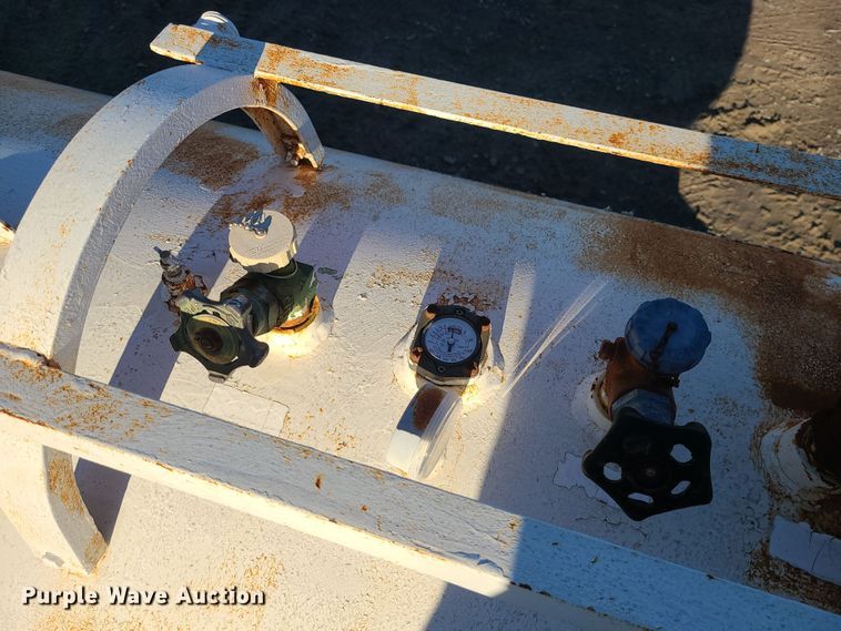 image for item DR7825 Farmland Industries  NH3 tank