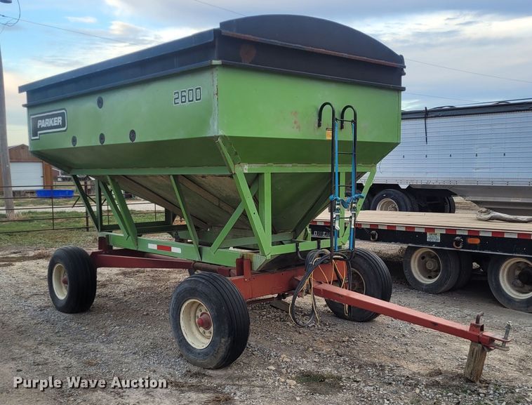 image for item EB9809 Parker 2600  gravity wagon