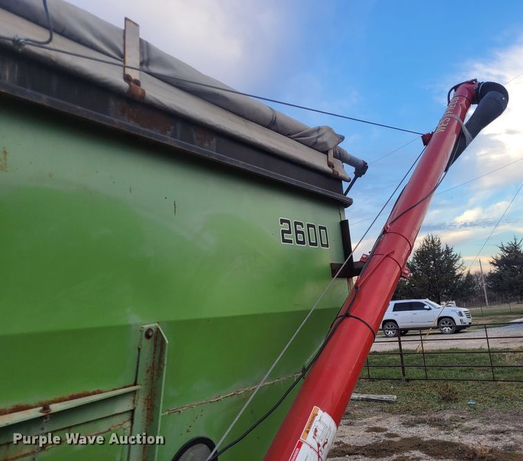 image for item EB9809 Parker 2600  gravity wagon