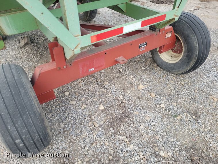 image for item EB9809 Parker 2600  gravity wagon