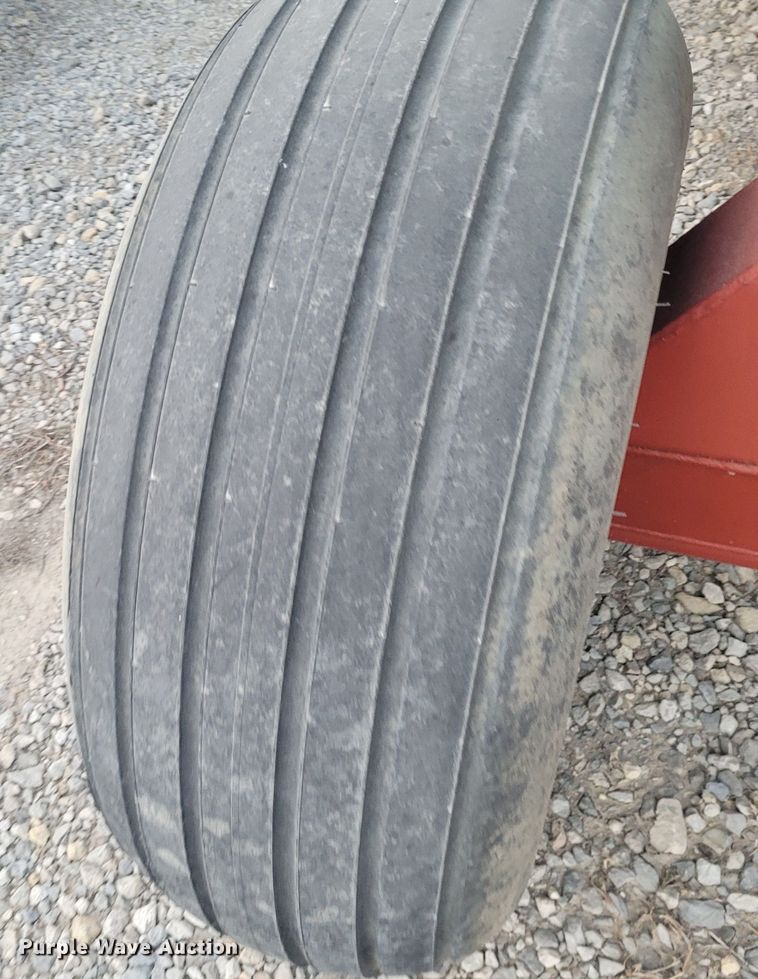 image for item EB9809 Parker 2600  gravity wagon