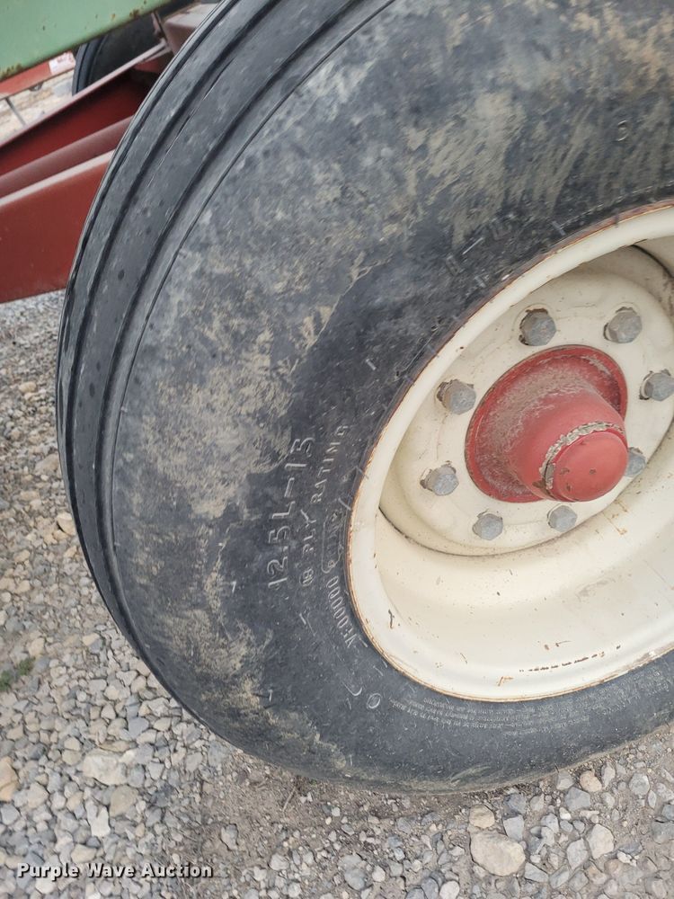 image for item EB9809 Parker 2600  gravity wagon