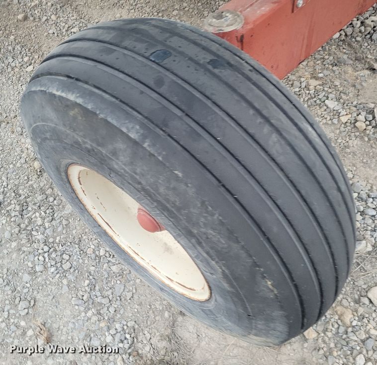 image for item EB9809 Parker 2600  gravity wagon