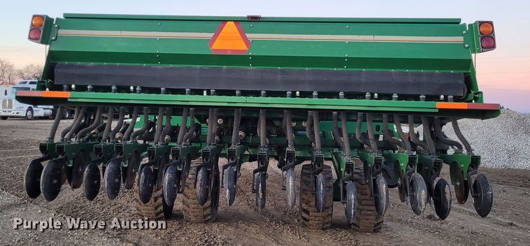 image for item EB9813 Great Plains 3S-4000HD  grain drill