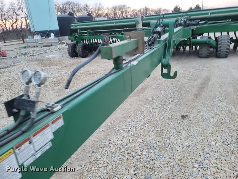 image for item EB9813 Great Plains 3S-4000HD  grain drill