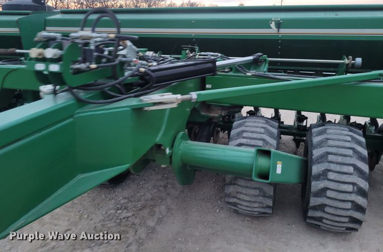 image for item EB9813 Great Plains 3S-4000HD  grain drill