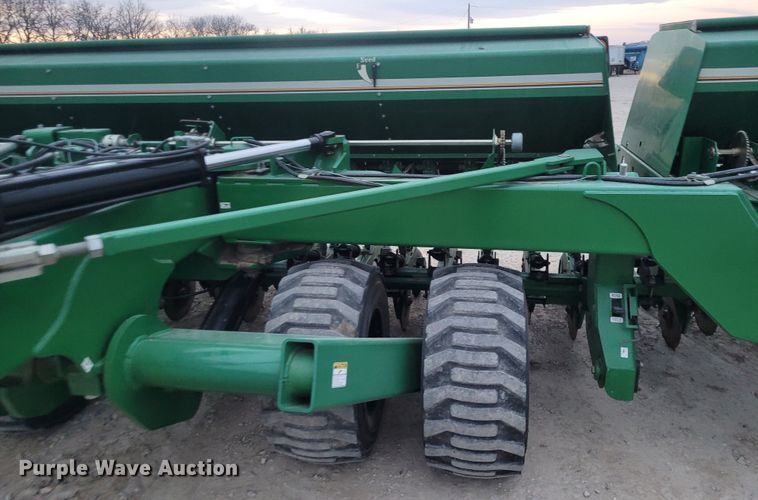 image for item EB9813 Great Plains 3S-4000HD  grain drill