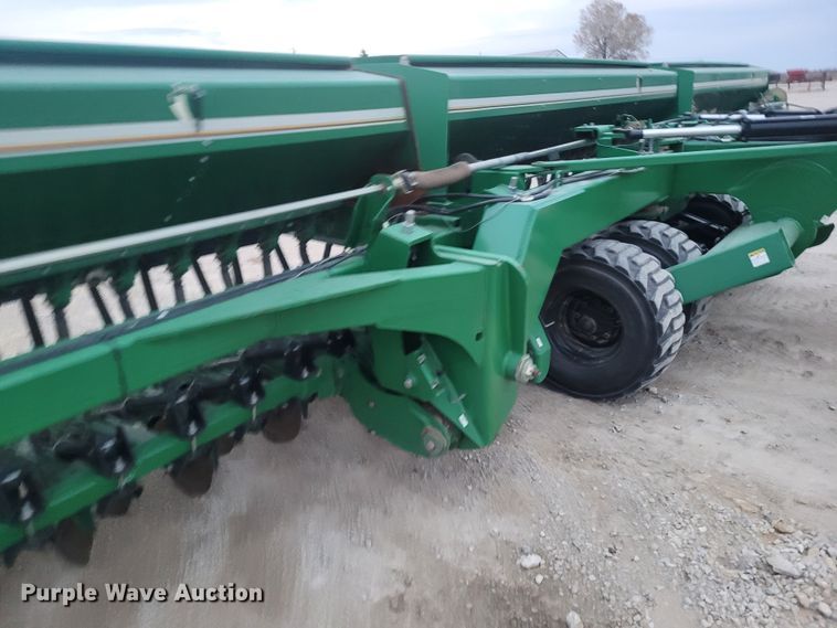 image for item EB9813 Great Plains 3S-4000HD  grain drill