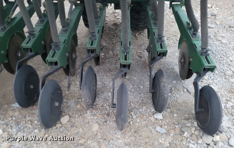 image for item EB9813 Great Plains 3S-4000HD  grain drill