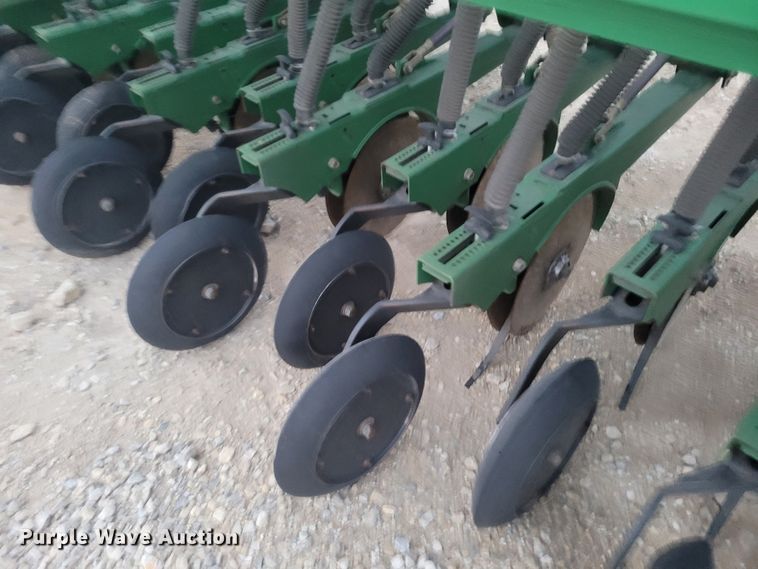 image for item EB9813 Great Plains 3S-4000HD  grain drill