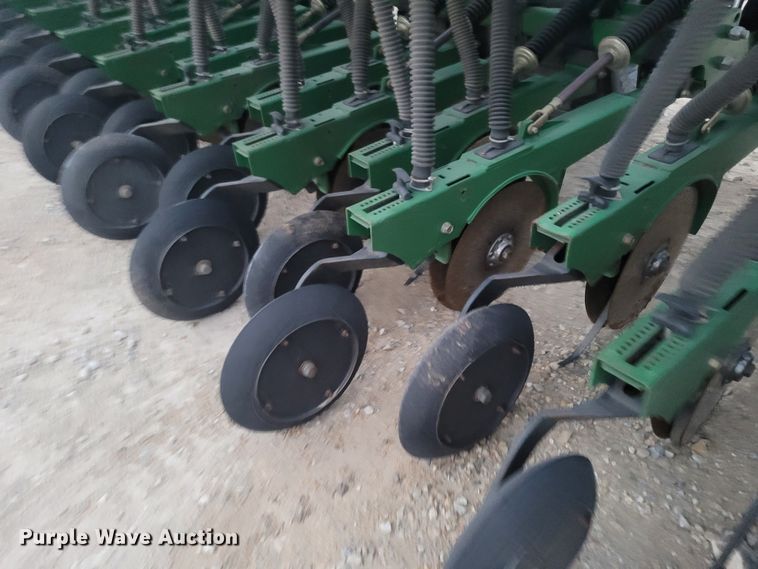 image for item EB9813 Great Plains 3S-4000HD  grain drill