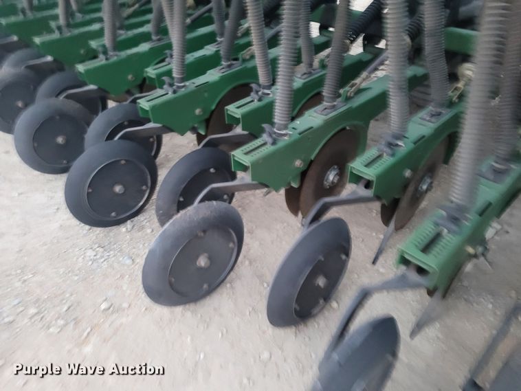 image for item EB9813 Great Plains 3S-4000HD  grain drill