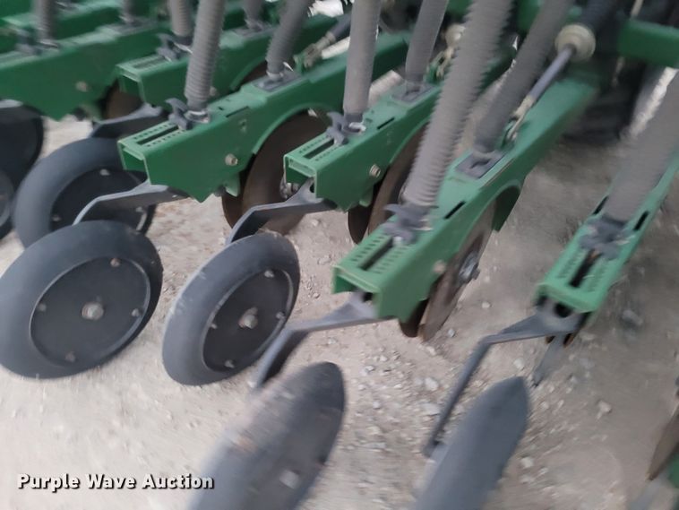 image for item EB9813 Great Plains 3S-4000HD  grain drill