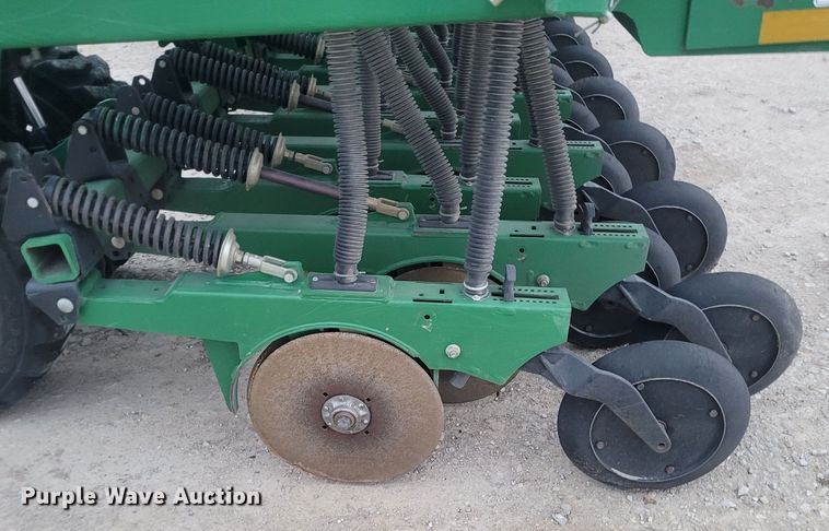 image for item EB9813 Great Plains 3S-4000HD  grain drill
