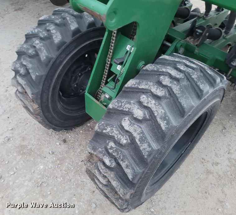 image for item EB9813 Great Plains 3S-4000HD  grain drill