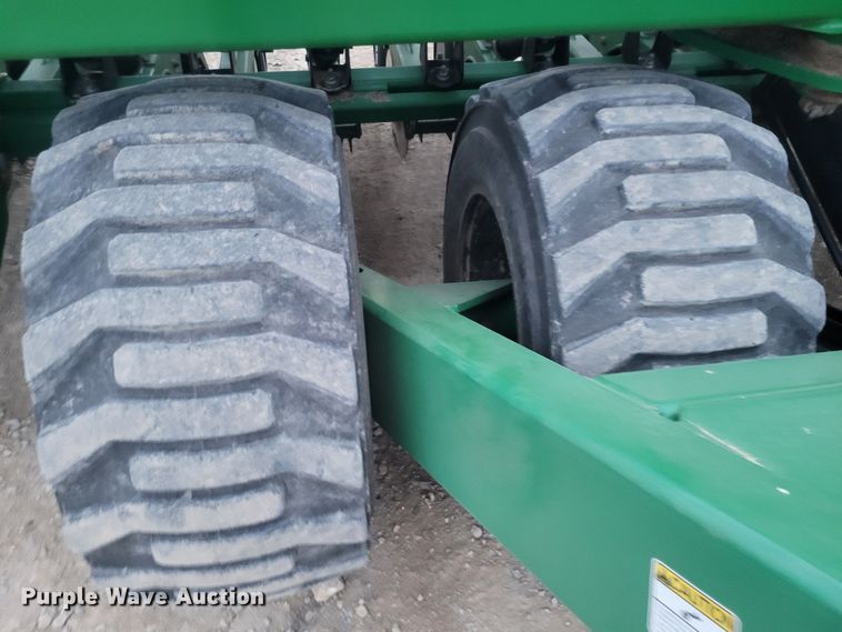 image for item EB9813 Great Plains 3S-4000HD  grain drill