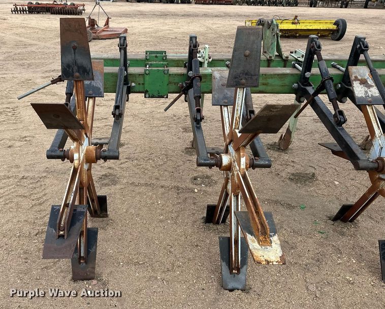 image for item EK9821 Row crop cultivator