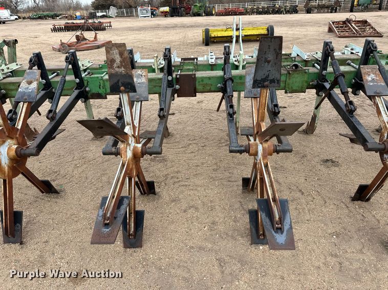 image for item EK9821 Row crop cultivator