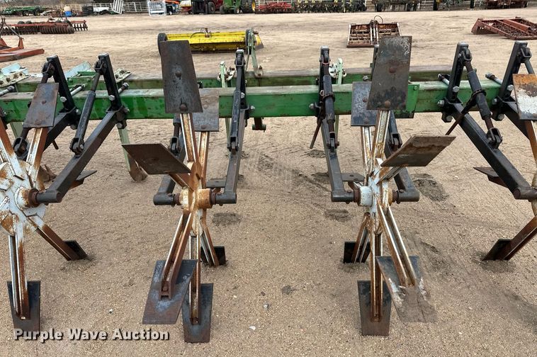 image for item EK9821 Row crop cultivator
