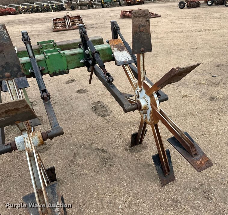 image for item EK9821 Row crop cultivator