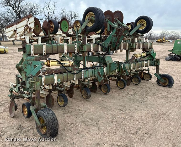 image for item EK9822 John Deere  row crop cultivator