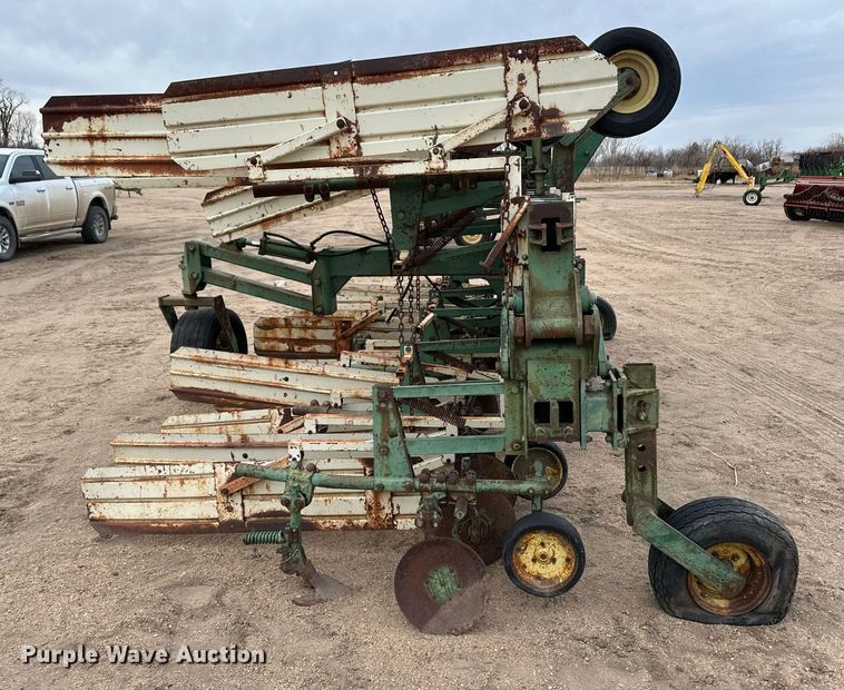 image for item EK9822 John Deere  row crop cultivator