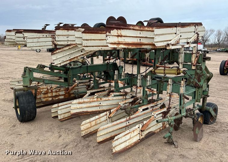 image for item EK9822 John Deere  row crop cultivator