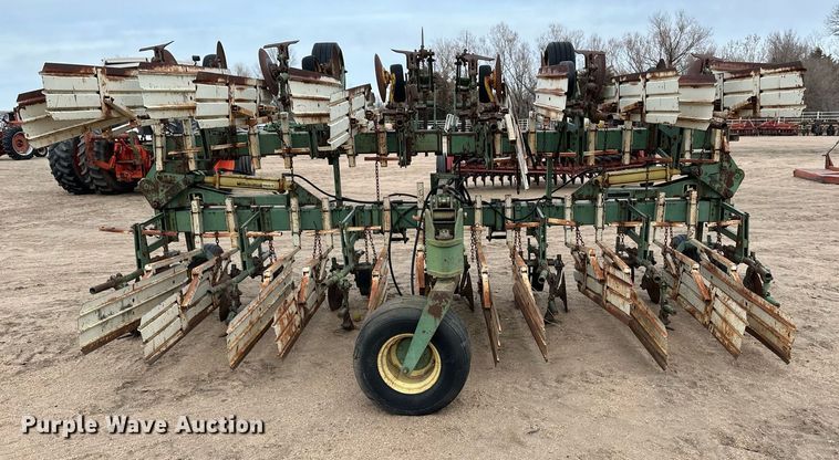 image for item EK9822 John Deere  row crop cultivator