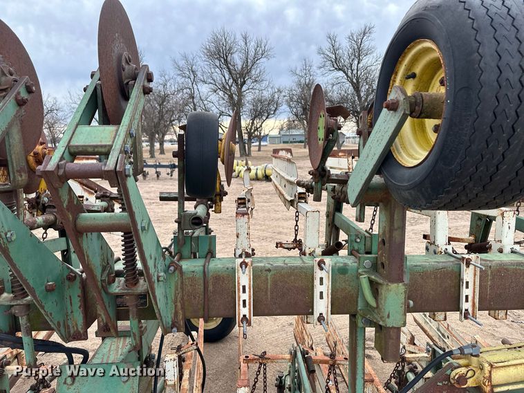 image for item EK9822 John Deere  row crop cultivator