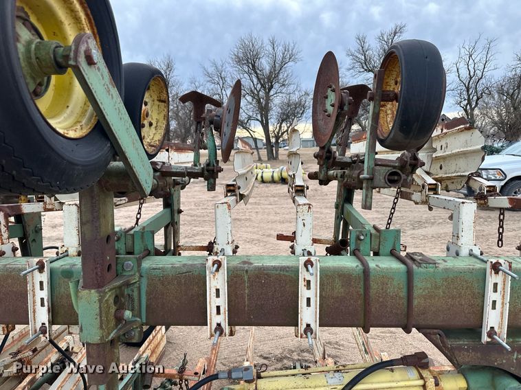 image for item EK9822 John Deere  row crop cultivator