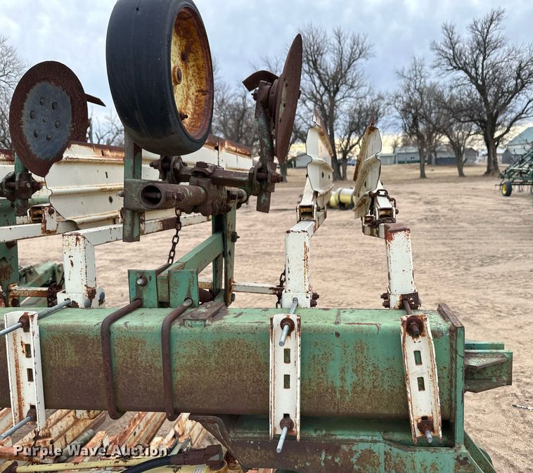 image for item EK9822 John Deere  row crop cultivator