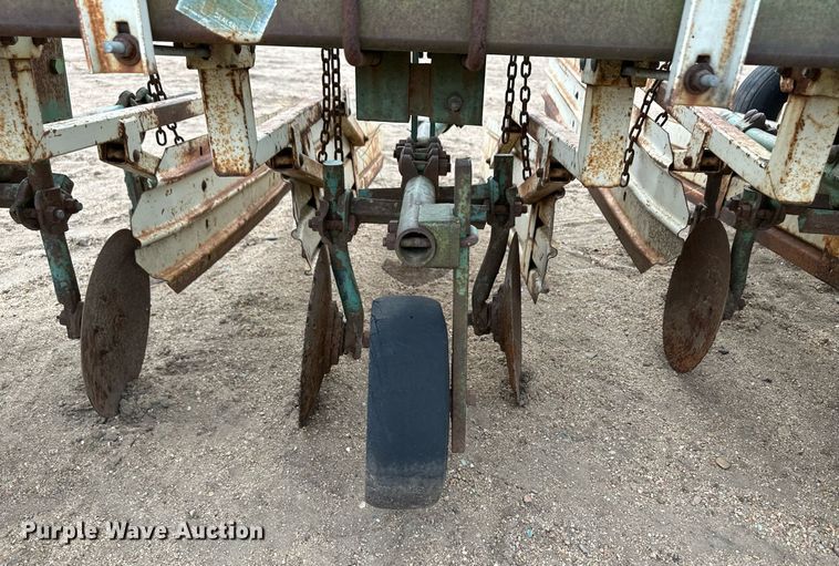 image for item EK9822 John Deere  row crop cultivator
