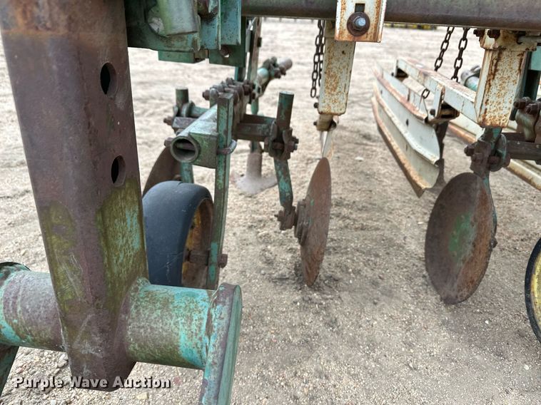 image for item EK9822 John Deere  row crop cultivator