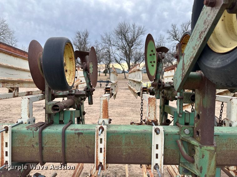 image for item EK9822 John Deere  row crop cultivator