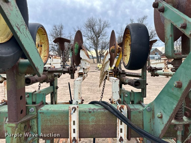 image for item EK9822 John Deere  row crop cultivator